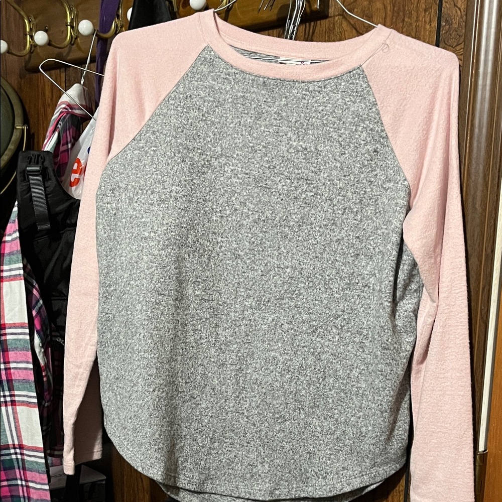 SO Women's Pink and Gray Long Sleeve Tee